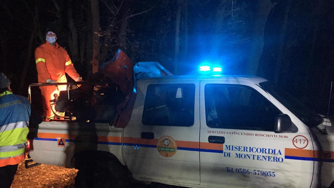 I volontari dell'antincendio boschivo impegnati a Castellaccio