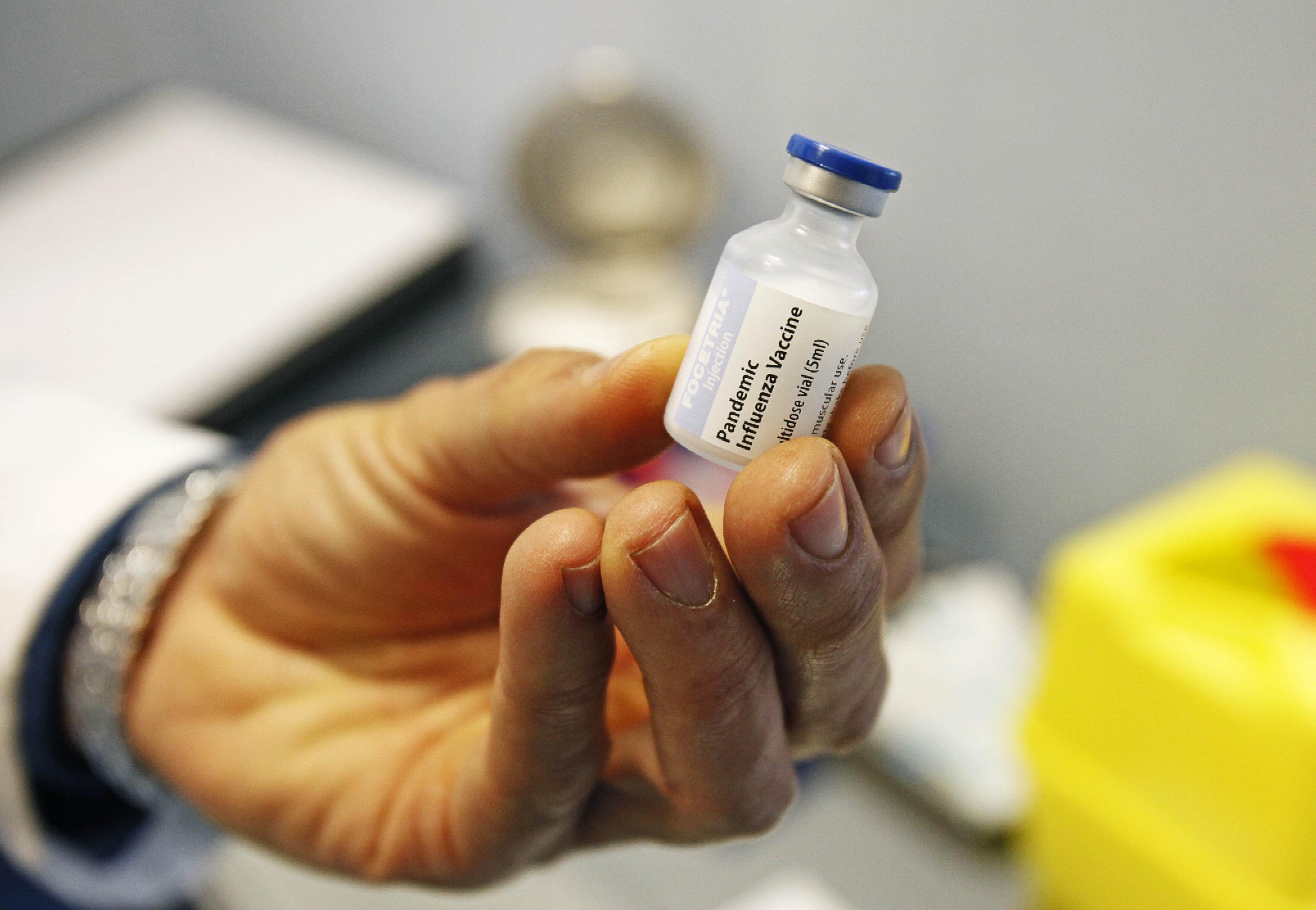 Boom vaccinazioni anti-influenzali, ma i sanitari danno il cattivo esempio. Il primario Menichetti: «C’è ignoranza tra il personale»