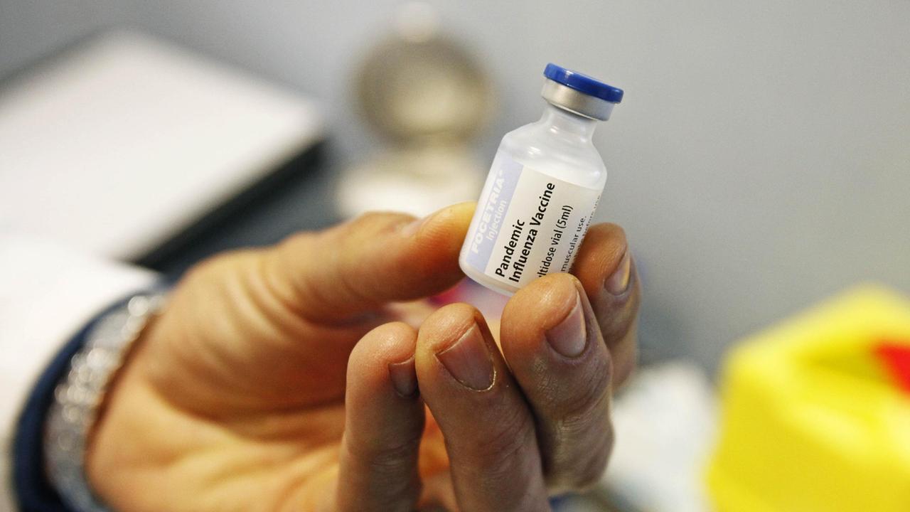 Boom vaccinazioni anti-influenzali, ma i sanitari danno il cattivo esempio. Il primario Menichetti: «C’è ignoranza tra il personale»