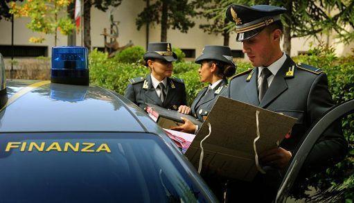 La guardia di finanza intercetta due furbetti del reddito di cittadinanza