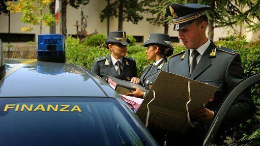 La guardia di finanza intercetta due furbetti del reddito di cittadinanza