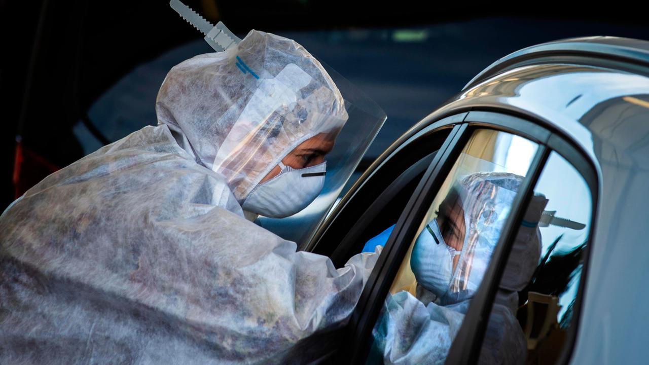Covid, a Reggio Emilia altri sei morti e 300 positivi