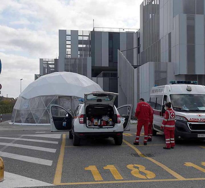 Il Covid fa ancora strage: altri 8 morti In 24 ore 119 apuani positivi al virus 