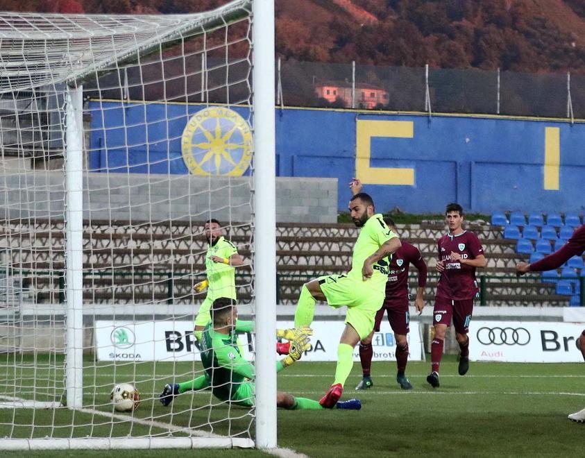 Uno-due di Foresta e Infantino, Olbia ko È una Carrarese che autorizza bei sogni 