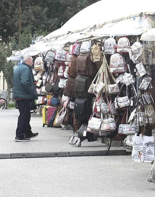 Il piano del commercio non sarà approvato dal consiglio entro l’anno