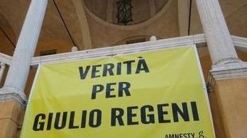 Regeni, spunta anche un mistero Dov’è finito lo striscione giallo?