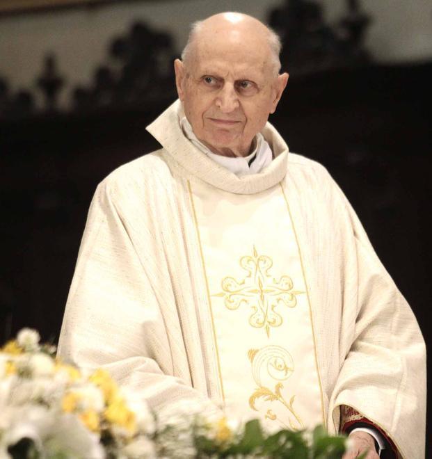 Alle 10.30 in cattedrale si celebra il funerale di monsignor Pietro Iotti