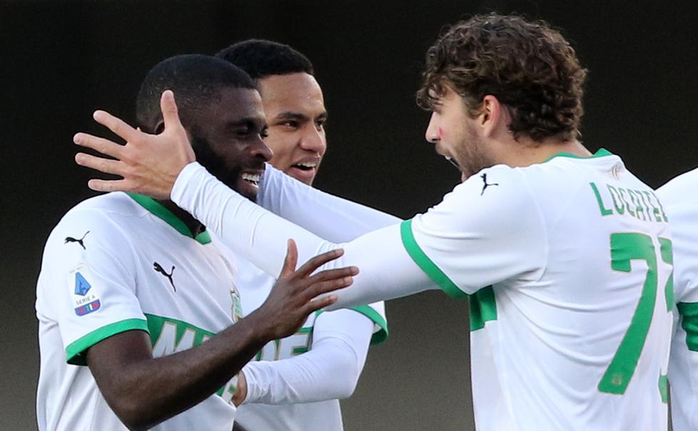 Il Sassuolo trionfa a Verona e si regala cinque ore da re 