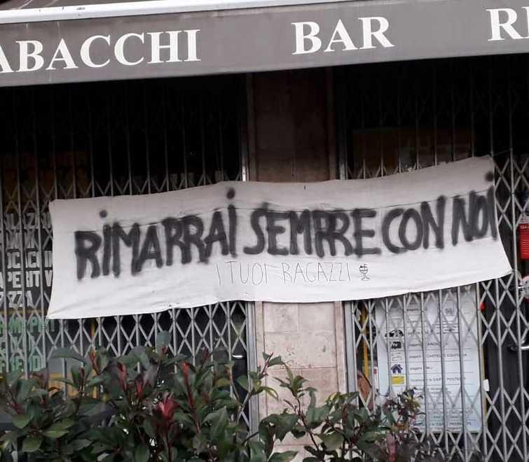 Colle piange Leonardo, il sorriso dietro il banco dello storico bar Alma