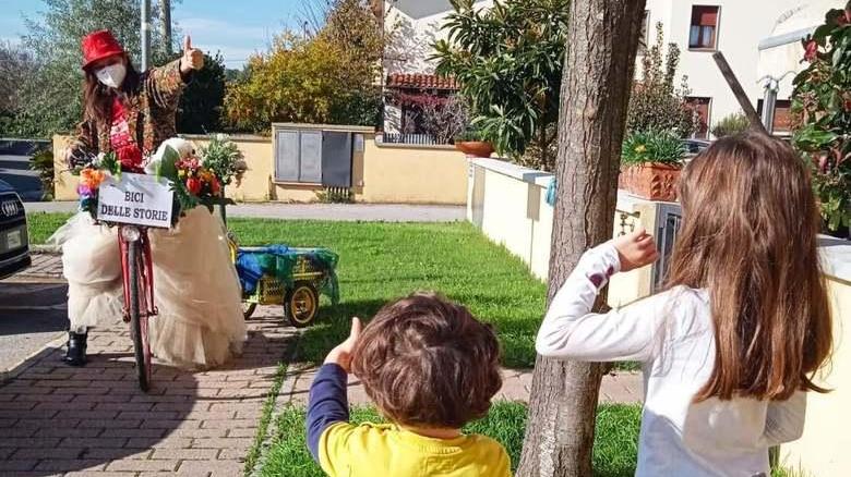 Fiabe “porta a porta” in tempo di Covid