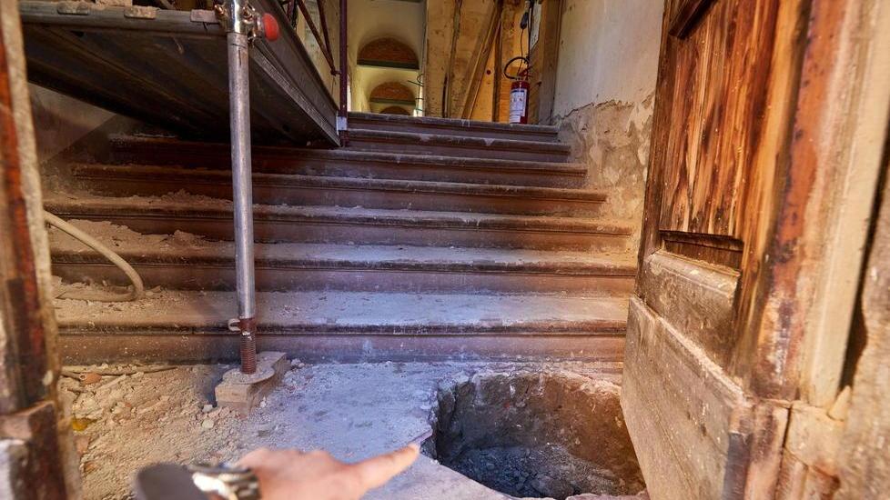 Rimosso il proiettile da mortaio tedesco trovato durante lo scavo