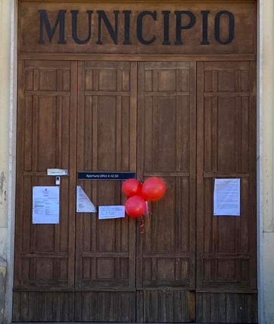 Palloncini per le donne Alcuni incivili li bucano