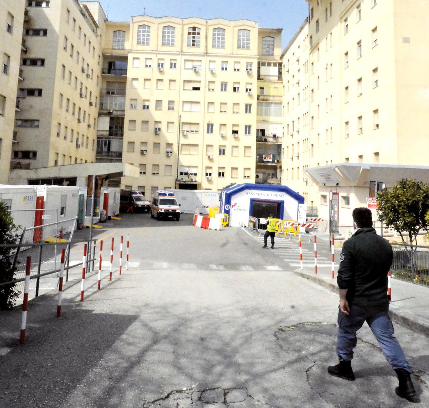 Sul fronte del contagio aspettando i rinforzi 