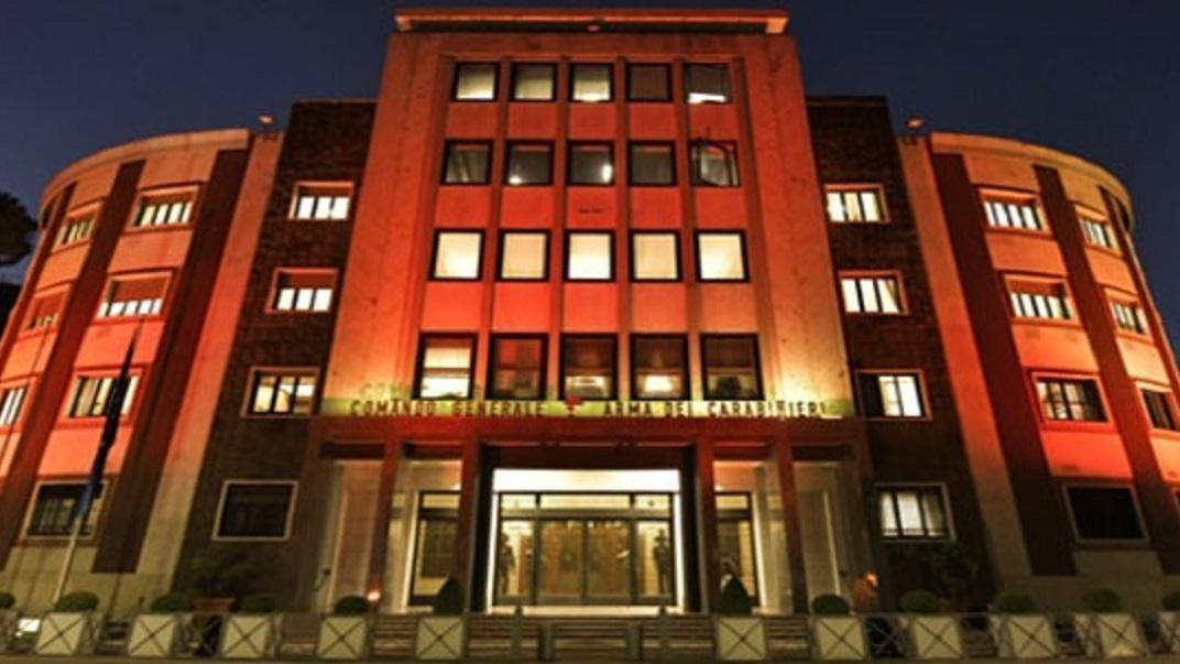 La caserma dei carabinieri arancione