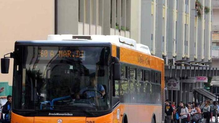 Contro la calca alla fermata, arriva il tutore per studenti