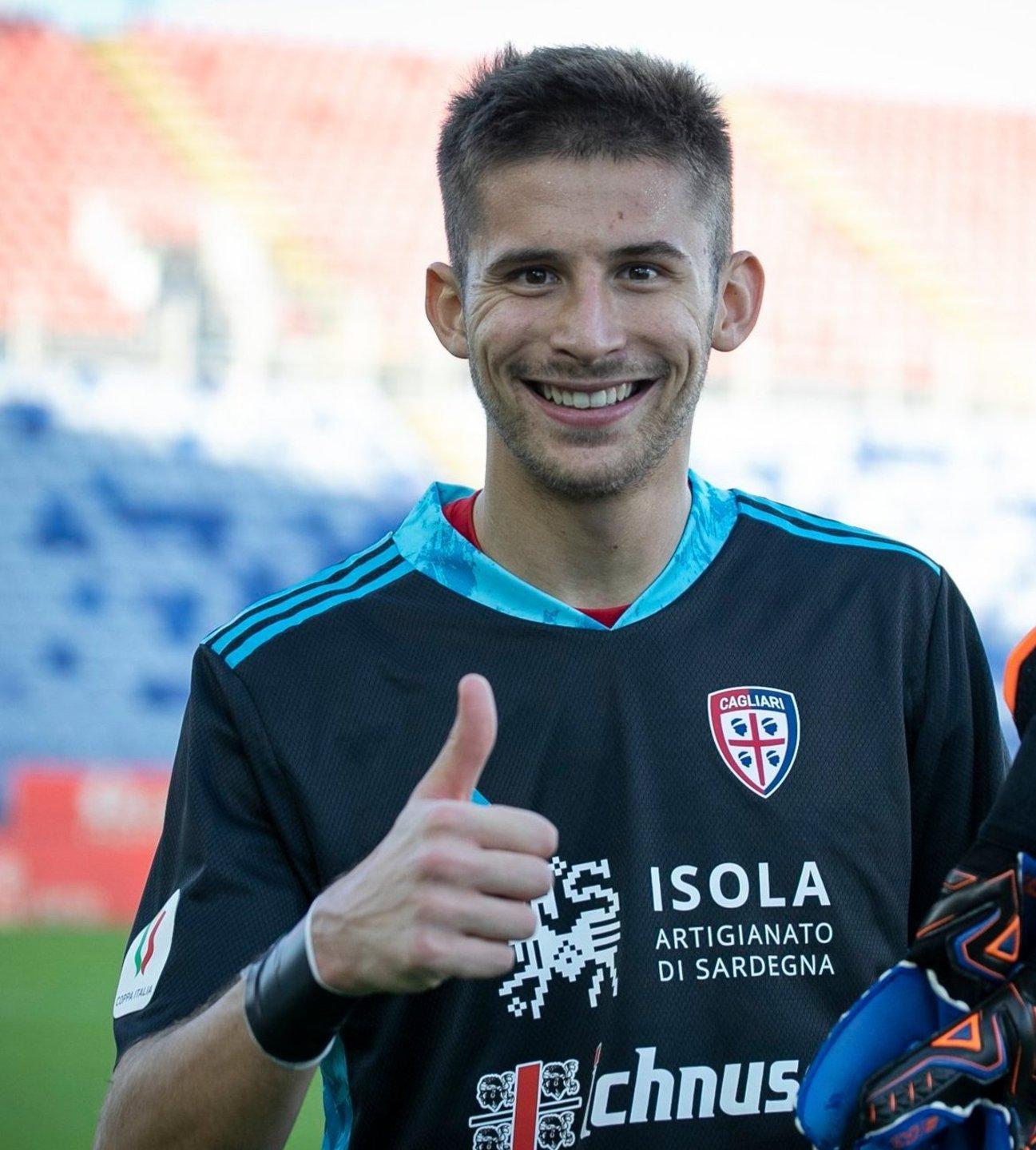 Il Cagliari lancia Pavoletti e Pereiro 
