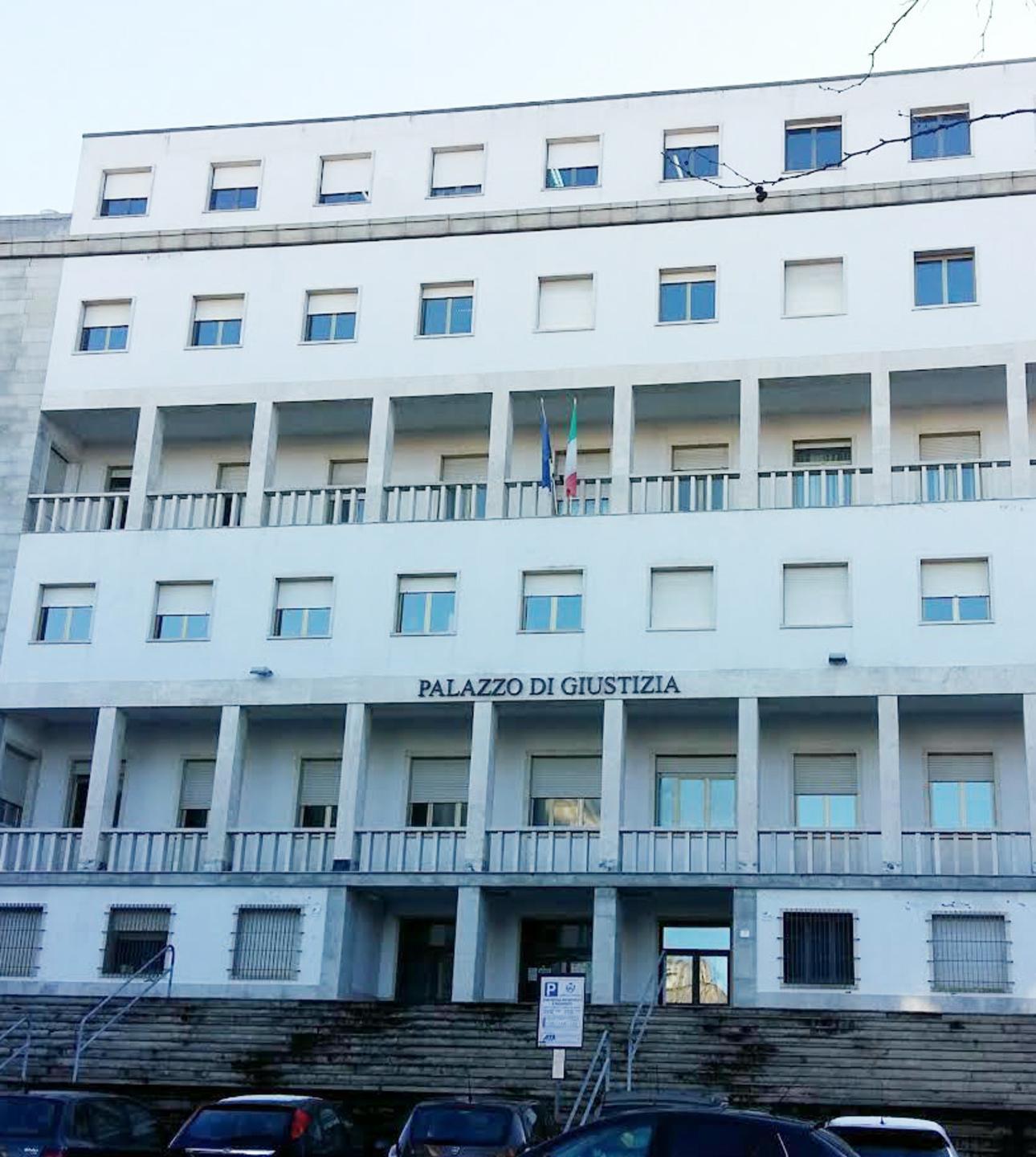 Nozze finte, sesso e truffe tre rinviati a giudizio 