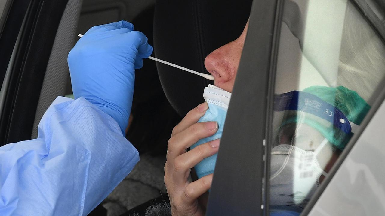 In due settimane c’è il raddoppio dei tamponi fatti, ricoveri in aumento