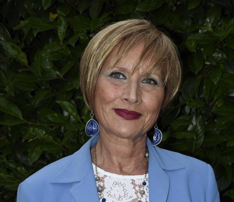 Addio a Paola, donna coraggiosa e solare. Le parole del marito