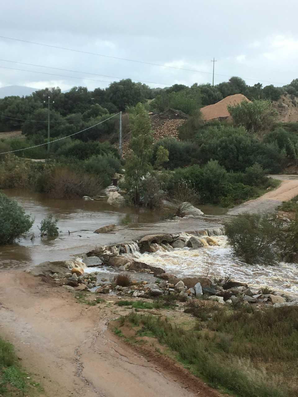 Il ponte sul rio Enas crollato durante l'alluvione del 2013