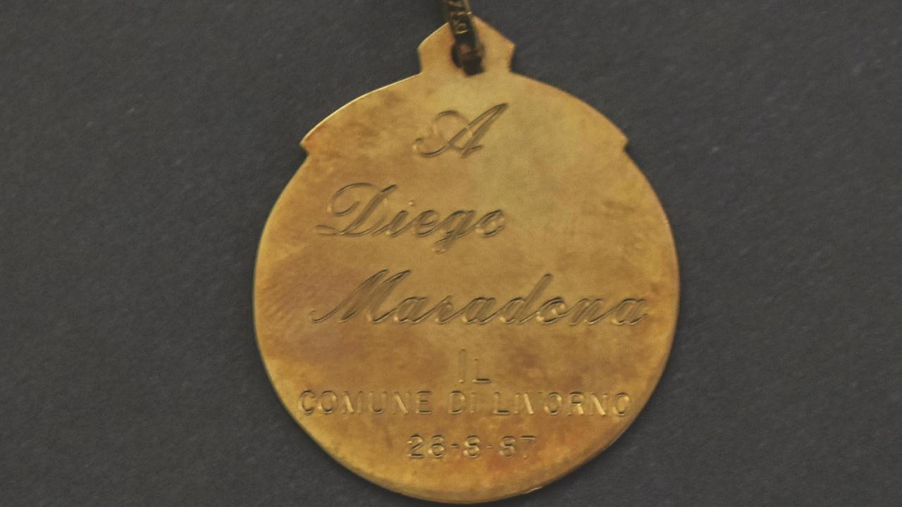Quella Livornina d’oro mai consegnata a Maradona e rimasta nella cassaforte del Comune
