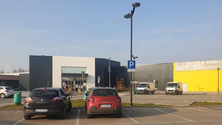 L’ex Mercatone Uno si fa nero per diventare Max Factory