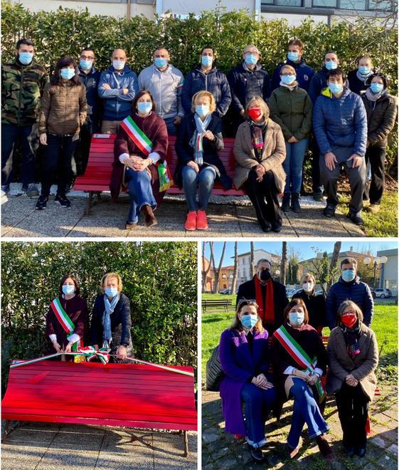 Imprenditrice colora di rosso due panchine a Santa Croce