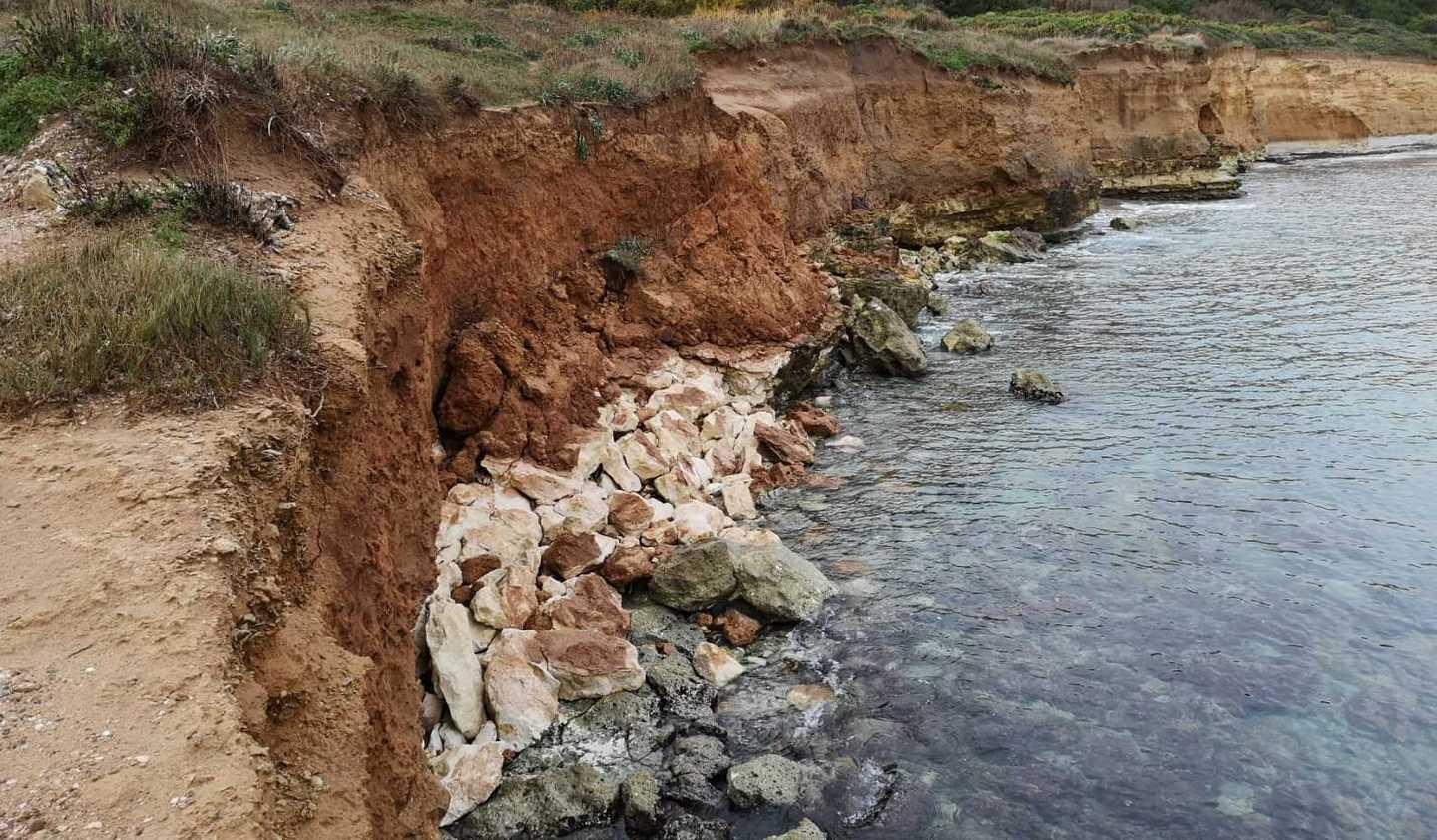 Porto Torres, le onde divorano Abbacurrente 