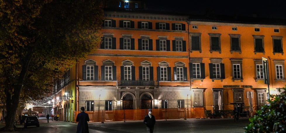 Tra classica e jazz, un Universo di musica. Lunedì riapre l’hotel di piazza del Giglio 