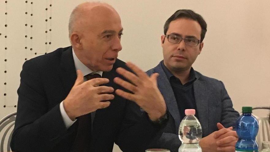 Il sindaco di Peccioli Renzo Macelloni e, a destra, quello di Lajatico Alessio Barbafieri