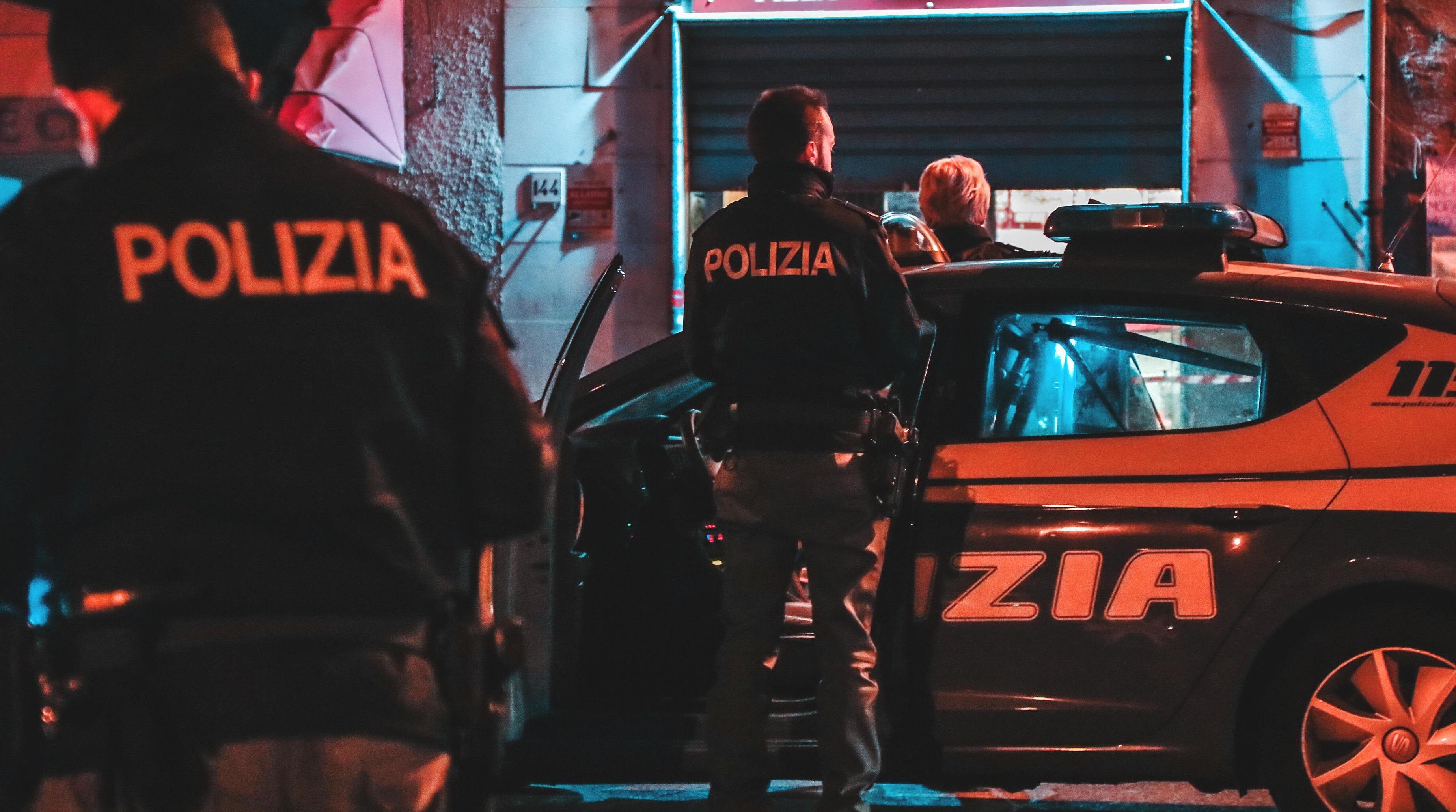 Le volanti della polizia impegnate in città (Foto d'archivio)