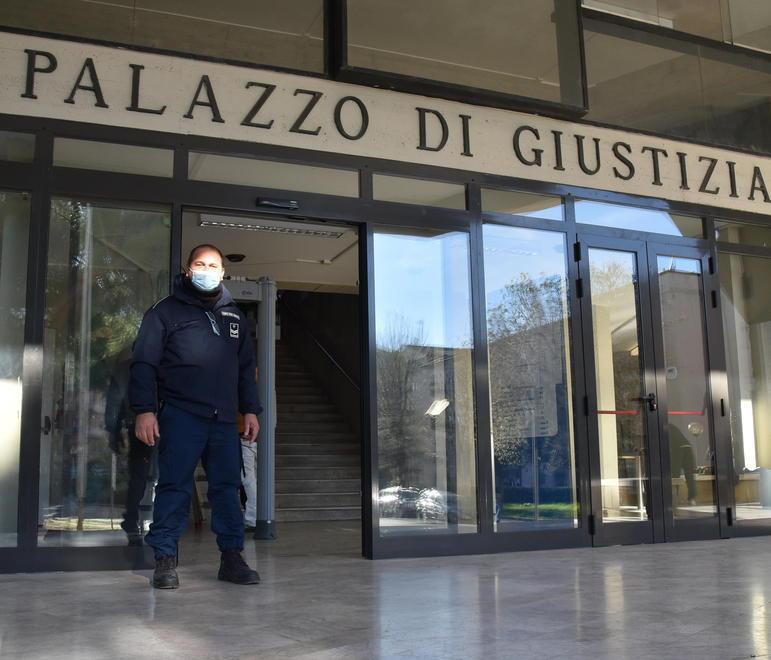Collare elettrico al cane, proprietario assolto 