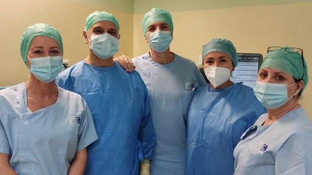 Oculistica, l’équipe che opera maculopatie e distacchi di retina