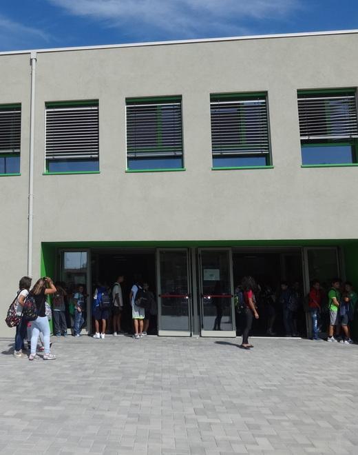 Lavori al riscaldamento Chiude l’ala nord della scuola di Corporeno 