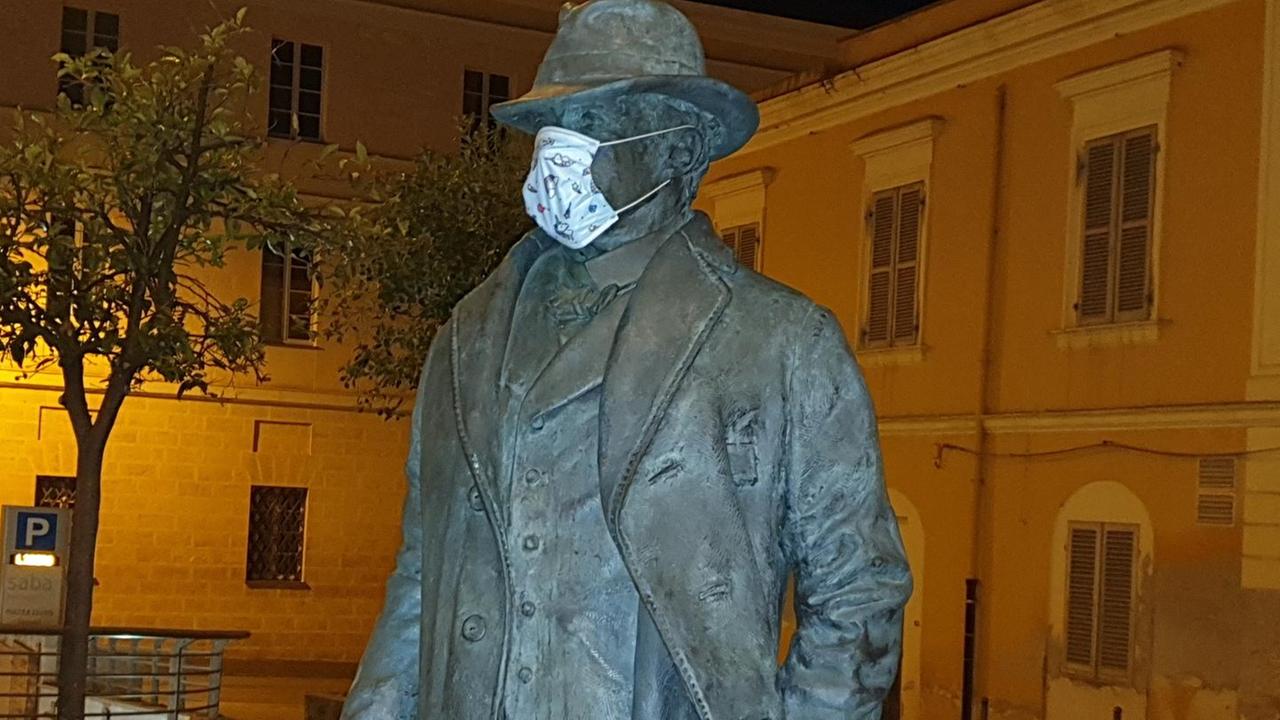 Se Enrico Costa usa la mascherina