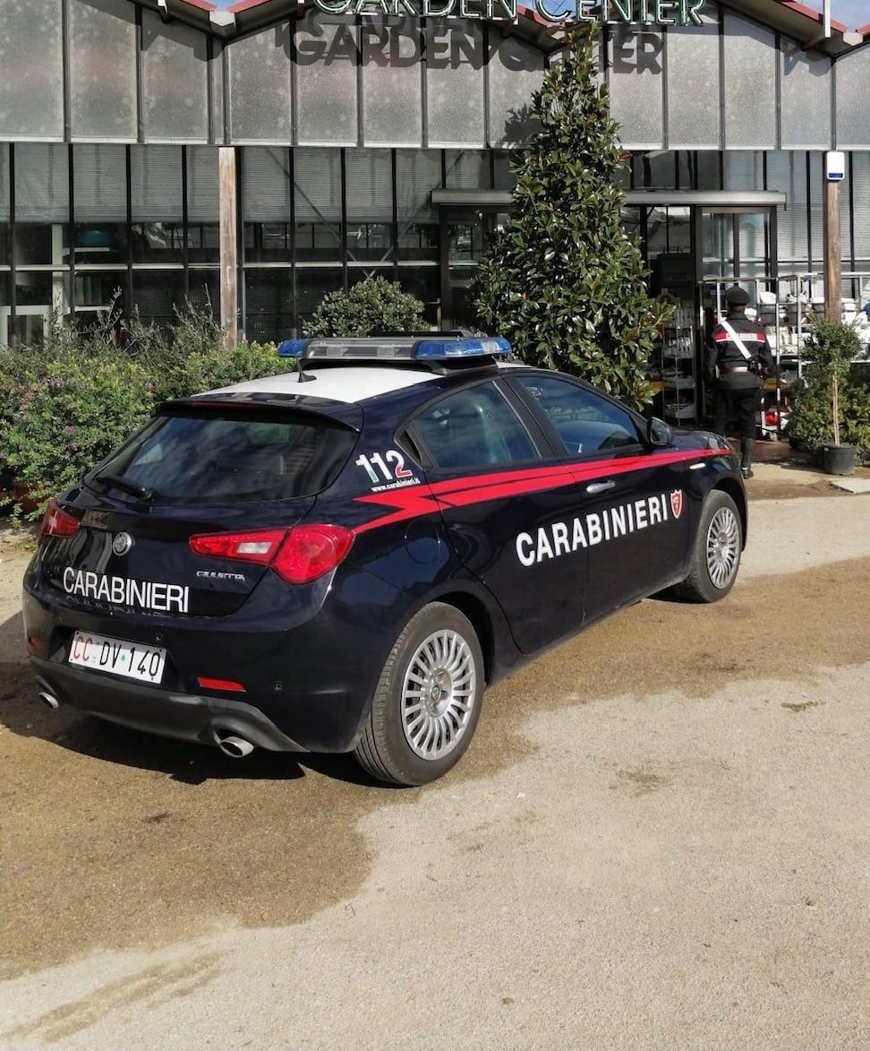 Sassari, evade per andare a rubare: lo arrestano e poi sparisce 