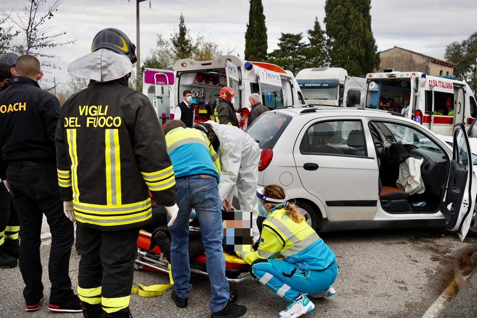 Un'immagine dell'incidente (foto Marzi)