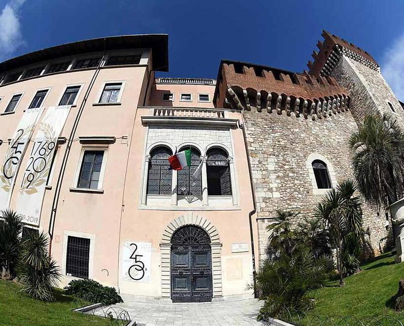«Esterrefatti dalle parole di Passa, la butta in caciara...» 