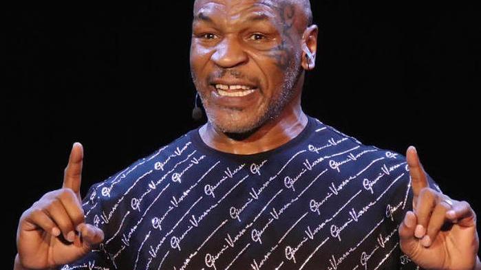 Tyson mostra i muscoli e lancia la sfida Contro Roy Jones jr per fermare il tempo