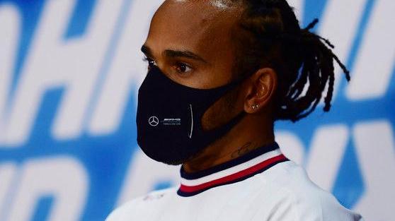 Hamilton è il più veloce nel deserto del Bahrein