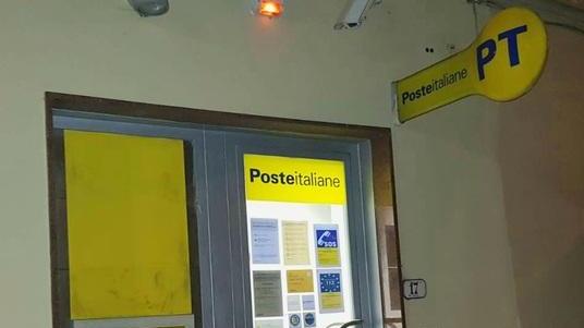 Orario ridotto fino a gennaio all’ufficio postale di Seravezza