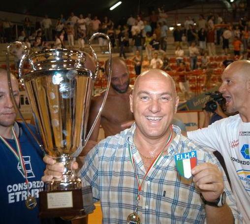 Il triplete mai riuscito a nessun’altra Da allora Follonica è “Hockey City” 