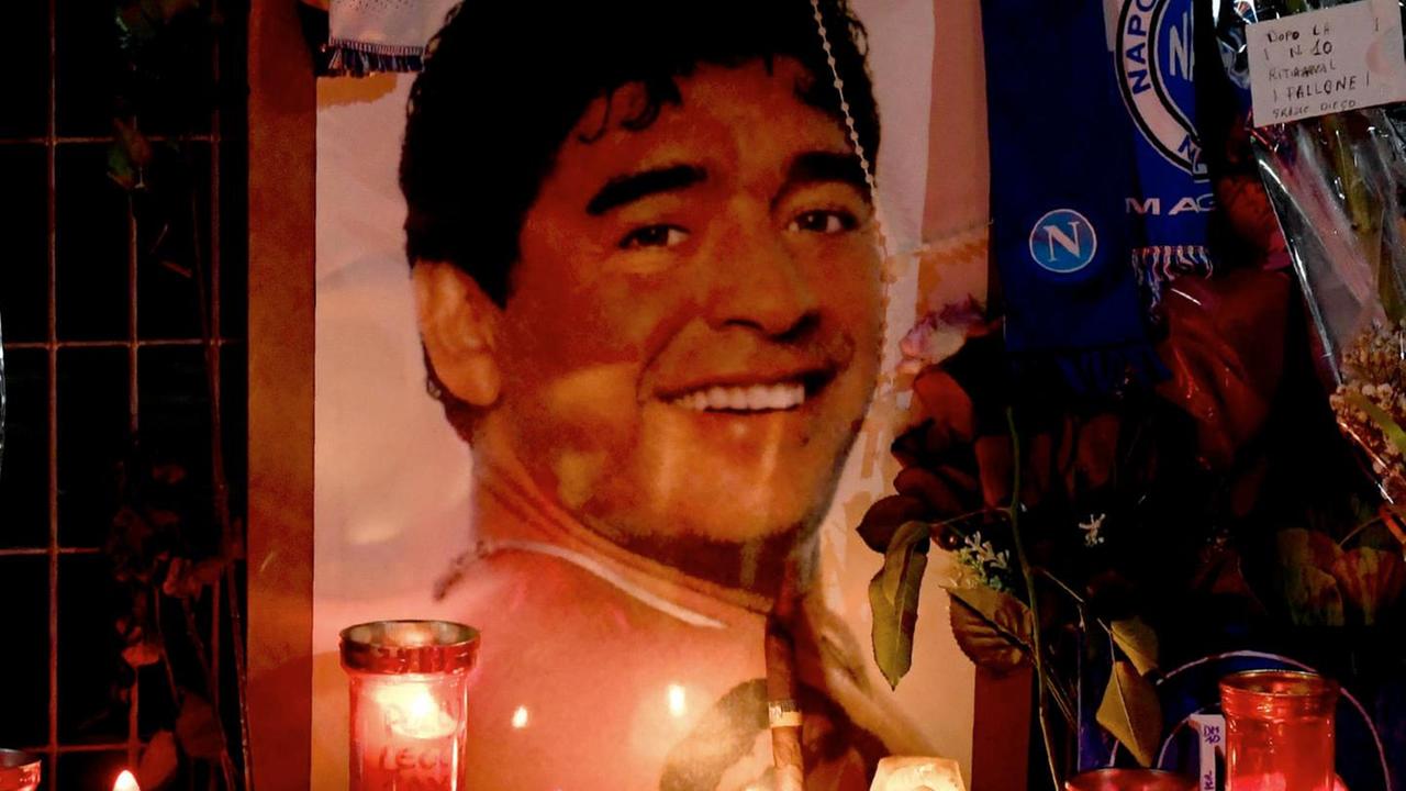 Maradona sepolto a Jardin de Bella Vista La serie A si prepara a rendergli omaggio