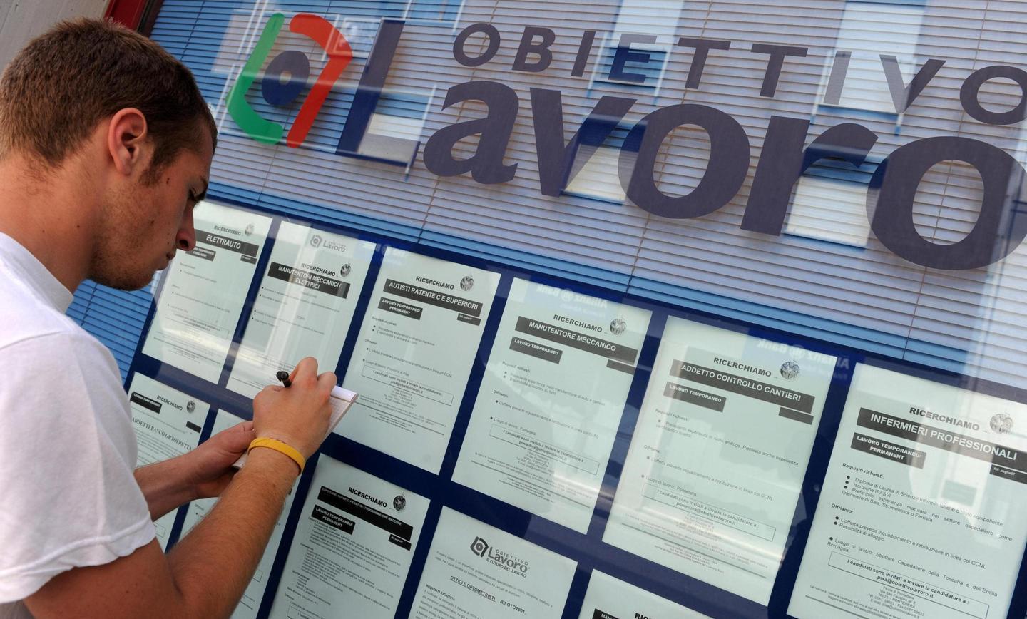 Trentenni in fuga dalla città 