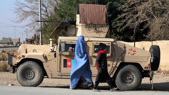 Afghanistan: 30 morti e 27 feriti in un attentato suicida