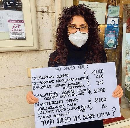 Zona rossa ed estetiste chiuse, la protesta: «Ditemi perché o mi incateno»