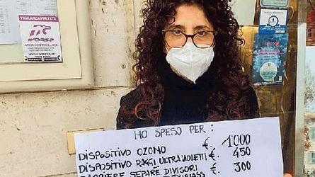 Zona rossa ed estetiste chiuse, la protesta: «Ditemi perché o mi incateno»