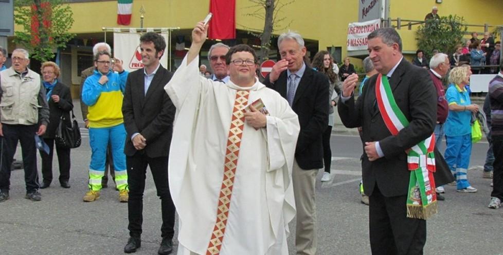 Contagiato anche il parroco, rivoluzionate le messe 