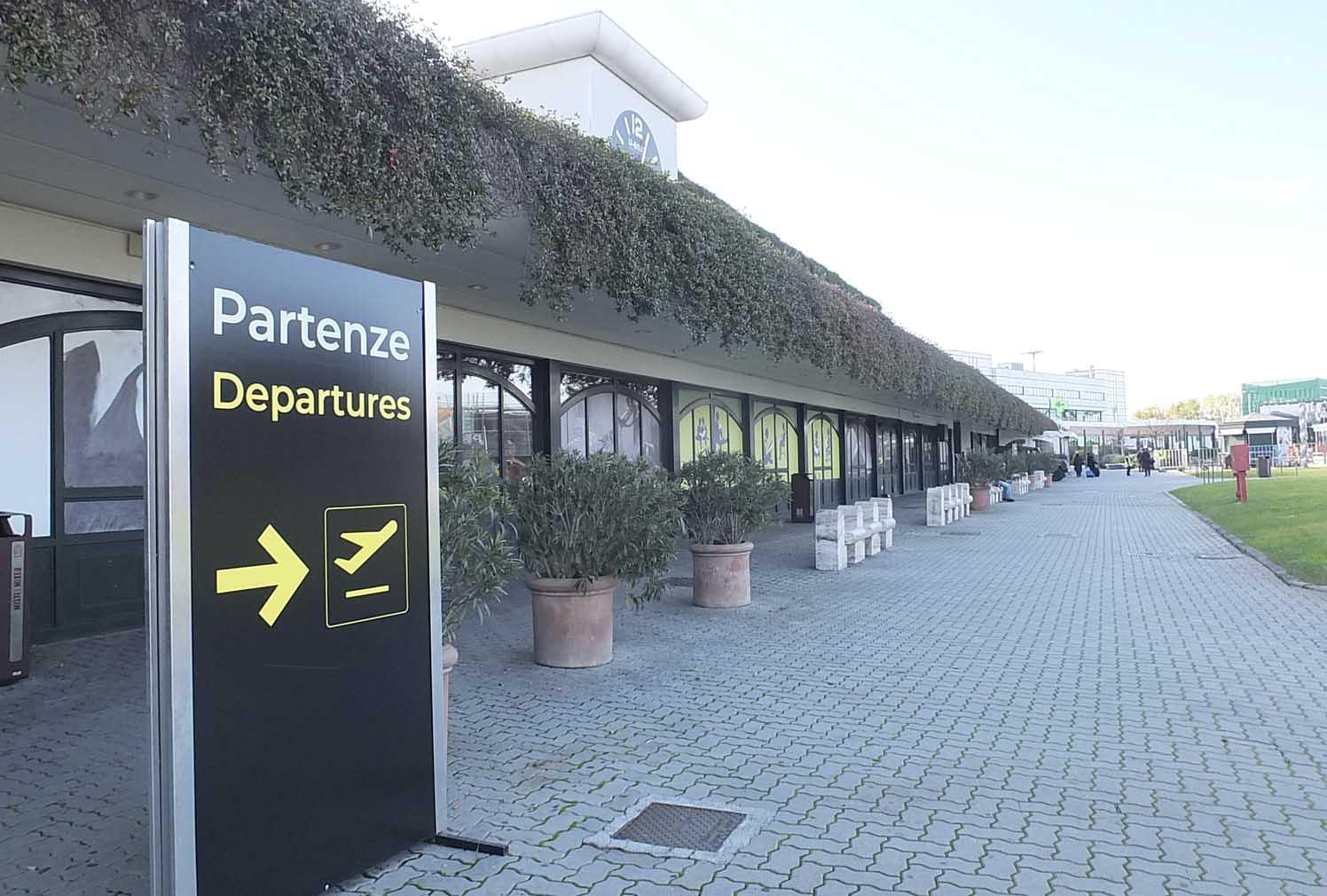 L'aeroporto di Pisa (Foto Fabio Muzzi)
