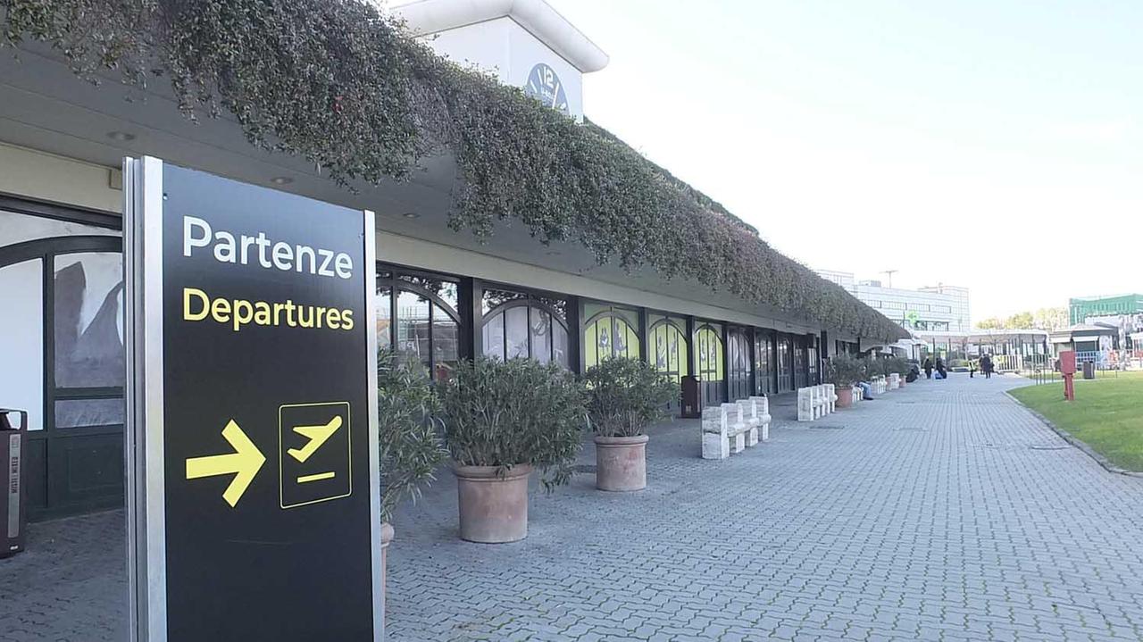 L'aeroporto di Pisa (Foto Fabio Muzzi)